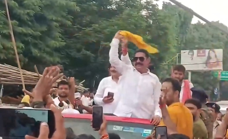 बिहार अनंत सिंह ने जन सुराज उम्मीदवार अनुज सिंह का किया समर्थन, बोले- हमारा कैंडिडेट जीतेगा बिहार अनंत सिंह ने जन सुराज उम्मीदवार अनुज सिंह का किया समर्थन, बोले- हमारा कैंडिडेट जीतेगा
