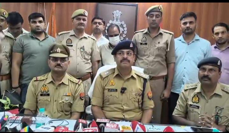 बंद मकानों की रेकी कर चोरी करने वाला शातिर आरोपी गिरफ्तार, 11 लाख के आभूषण बरामद बंद मकानों की रेकी कर चोरी करने वाला शातिर आरोपी गिरफ्तार, 11 लाख के आभूषण बरामद