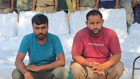 ओडिशा से यूपी ले जाया जा रहा 440.63 किलो गांजा छत्तीसगढ़ में जब्त, दो आरोपी गिरफ्तार ओडिशा से यूपी ले जाया जा रहा 440.63 किलो गांजा छत्तीसगढ़ में जब्त, दो आरोपी गिरफ्तार
