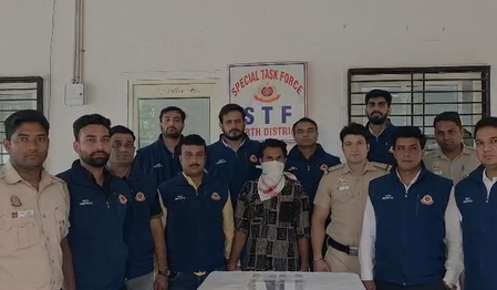 दिल्ली के कारोबारियों से रंगदारी मांगने वाले नेटवर्क का खुलासा, तीन आरोपी गिरफ्तार दिल्ली के कारोबारियों से रंगदारी मांगने वाले नेटवर्क का खुलासा, तीन आरोपी गिरफ्तार