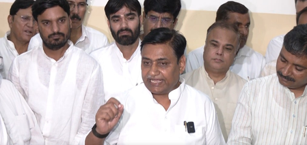 विश्वेंद्र सिंह के बगावती पोस्ट पर डोटासरा ने कहा, वो मेरे बड़े भाई हैं, लिखित में पूछेंगे विश्वेंद्र सिंह के बगावती पोस्ट पर डोटासरा ने कहा, वो मेरे बड़े भाई हैं, लिखित में पूछेंगे