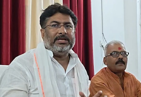बिहार के गोविंदगंज में बाढ़ संकट के बीच सरकार और प्रशासन सक्रिय, विपक्ष नदारद राजू तिवारी बिहार के गोविंदगंज में बाढ़ संकट के बीच सरकार और प्रशासन सक्रिय, विपक्ष नदारद राजू तिवारी