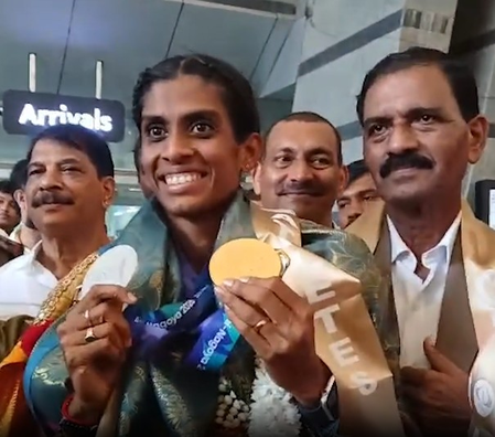 एशियन गेम्स में दो पदक जीतने के बाद एथलीट एम आर पूवम्मा को कर्नाटक सरकार से सम्मान की उम्मीद एशियन गेम्स में दो पदक जीतने के बाद एथलीट एम आर पूवम्मा को कर्नाटक सरकार से सम्मान की उम्मीद