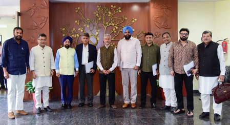 भारत-रूस संबंधों पर एस. जयशंकर की अहम बैठक, यूक्रेन संकट के कूटनीतिक समाधान पर जोर भारत-रूस संबंधों पर एस. जयशंकर की अहम बैठक, यूक्रेन संकट के कूटनीतिक समाधान पर जोर