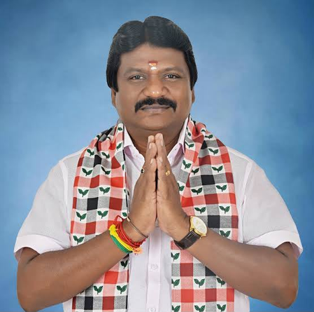 एआईएडीएमके छोड़ टीवीके में शामिल हुए पूर्व विधायक मुरुगुमारन, नेतृत्व पर लगाए गंभीर आरोप