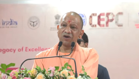 अब पलायन नहीं, अपनी माटी में हुनर दिखा रहे कारीगर मुख्यमंत्री योगी अब पलायन नहीं, अपनी माटी में हुनर दिखा रहे कारीगर मुख्यमंत्री योगी