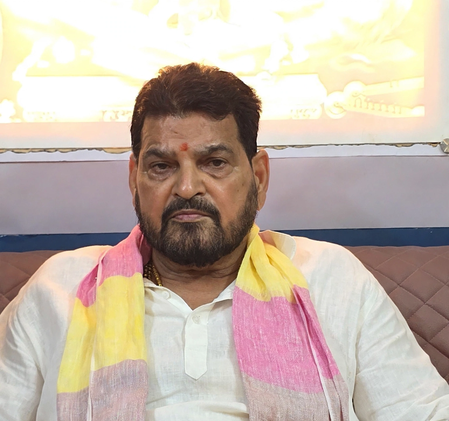 चुनाव आयोग और ईवीएम विवाद पर बृजभूषण का पलटवार, विपक्ष से मांगा सबूत चुनाव आयोग और ईवीएम विवाद पर बृजभूषण का पलटवार, विपक्ष से मांगा सबूत