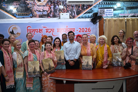 बिहार विदेशियों ने गयाजी की आध्यात्मिक विरासत महसूस की, 48 श्रद्धालुओं ने किया पिंडदान-तर्पण बिहार विदेशियों ने गयाजी की आध्यात्मिक विरासत महसूस की, 48 श्रद्धालुओं ने किया पिंडदान-तर्पण
