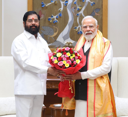 पीएम मोदी से मिले एकनाथ शिंदे, कहा- सूखे को लेकर केंद्र सरकार से मिलेगी किसानों को बड़ी मदद पीएम मोदी से मिले एकनाथ शिंदे, कहा- सूखे को लेकर केंद्र सरकार से मिलेगी किसानों को बड़ी मदद