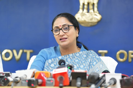 पंजाब में पराली जलाने पर दिल्ली सीएम ने केजरीवाल को घेरा, वादाखिलाफी का लगाया आरोप पंजाब में पराली जलाने पर दिल्ली सीएम ने केजरीवाल को घेरा, वादाखिलाफी का लगाया आरोप