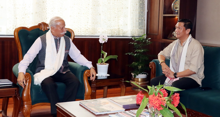 अरुणाचल प्रदेश के राज्यपाल और सीएम खांडू ने रणनीतिक अवसंरचना और समावेशी विकास पर चर्चा की अरुणाचल प्रदेश के राज्यपाल और सीएम खांडू ने रणनीतिक अवसंरचना और समावेशी विकास पर चर्चा की