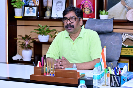 दुर्गापूजा में सुरक्षा से लेकर पर्यावरण तक पर सीएम हेमंत सोरेन का जोर, समितियों से सहयोग की अपील की