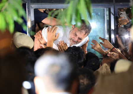 एनडीए नेताओं ने राहुल गांधी के विरोध प्रदर्शन को बताया ‘नौटंकी’, कहा-सीईसी के इस्तीफे की मांग गलत एनडीए नेताओं ने राहुल गांधी के विरोध प्रदर्शन को बताया ‘नौटंकी’, कहा-सीईसी के इस्तीफे की मांग गलत