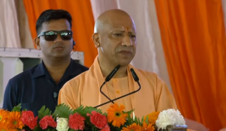गांव से ग्लोबल तक की यात्रा है प्रधानमंत्री मोदी की 25 वर्षों की सेवा सीएम योगी गांव से ग्लोबल तक की यात्रा है प्रधानमंत्री मोदी की 25 वर्षों की सेवा सीएम योगी