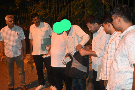 दिल्ली रोहिणी में नकली नोट बनाने वाले रैकेट का भंडाफोड, चार आरोपी गिरफ्तार दिल्ली रोहिणी में नकली नोट बनाने वाले रैकेट का भंडाफोड, चार आरोपी गिरफ्तार