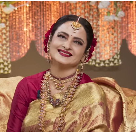 मां से बहुत मार खाई, निशान आज तक हैं, जब रेखा ने सुनाया था बचपन में फेल होने का किस्सा मां से बहुत मार खाई, निशान आज तक हैं, जब रेखा ने सुनाया था बचपन में फेल होने का किस्सा