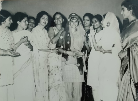 सायरा बानो ने गुरु रोशन कुमारी को दी भावभीनी श्रद्धांजलि, बोलीं- कुछ रिश्ते मौत से नहीं टूटते सायरा बानो ने गुरु रोशन कुमारी को दी भावभीनी श्रद्धांजलि, बोलीं- कुछ रिश्ते मौत से नहीं टूटते