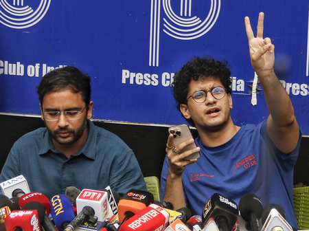 सीजेपी ने ज्ञानेश कुमार को लेकर इस्तीफे की मांग दोहराई, कांग्रेस ने उठाए पुलिस कार्रवाई पर सवाल सीजेपी ने ज्ञानेश कुमार को लेकर इस्तीफे की मांग दोहराई, कांग्रेस ने उठाए पुलिस कार्रवाई पर सवाल