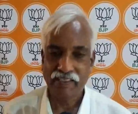 केजरीवाल को इमरजेंसी का इतिहास नहीं पता, कांग्रेस के समर्थन से बने थे सीएम प्रकाश रेड्डी केजरीवाल को इमरजेंसी का इतिहास नहीं पता, कांग्रेस के समर्थन से बने थे सीएम प्रकाश रेड्डी
