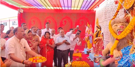 अजमेर के आजाद पार्क में नवरात्रि महोत्सव का शुभारंभ, विधि-विधान से स्थापित की गई मां दुर्गा की प्रतिमा अजमेर के आजाद पार्क में नवरात्रि महोत्सव का शुभारंभ, विधि-विधान से स्थापित की गई मां दुर्गा की प्रतिमा