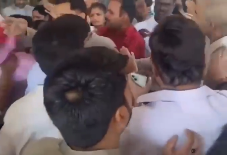 यूपी कांग्रेस में पदभार ग्रहण समारोह के दौरान बवाल, समर्थकों में भिड़ंत