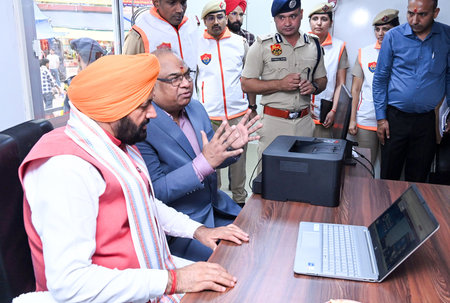 माता मनसा देवी मंदिर परिसर में बनी हरियाणा की पहली टूरिस्ट पुलिस चौकी माता मनसा देवी मंदिर परिसर में बनी हरियाणा की पहली टूरिस्ट पुलिस चौकी