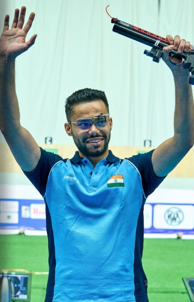 आईएसएसएफ वर्ल्ड कप उदयवीर सिंह ने पुरुषों की 10 मीटर एयर पिस्टल में गोल्ड मेडल जीता आईएसएसएफ वर्ल्ड कप उदयवीर सिंह ने पुरुषों की 10 मीटर एयर पिस्टल में गोल्ड मेडल जीता