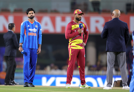 तीसरे टी20 में वेस्टइंडीज ने टॉस जीतकर चुनी गेंदबाजी, भारत ने प्लेइंग इलेवन में किए दो बदलाव तीसरे टी20 में वेस्टइंडीज ने टॉस जीतकर चुनी गेंदबाजी, भारत ने प्लेइंग इलेवन में किए दो बदलाव