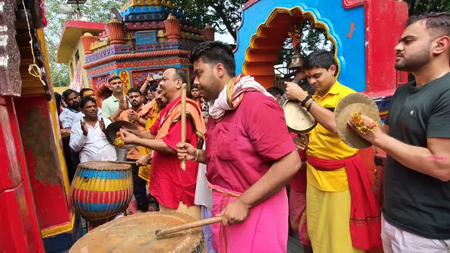 रजरप्पा स्थित छिन्नमस्ता धाम में नवरात्र के पहले ही दिन उमड़ी भक्तों की भीड़, देश-विदेश से पहुंचे साधक-उपासक रजरप्पा स्थित छिन्नमस्ता धाम में नवरात्र के पहले ही दिन उमड़ी भक्तों की भीड़, देश-विदेश से पहुंचे साधक-उपासक