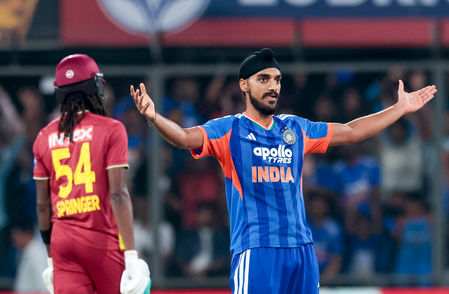 डेथ ओवर्स में रिवर्स स्विंग के साथ गेंदबाजी करने में हमेशा मजा आता है अर्शदीप सिंह डेथ ओवर्स में रिवर्स स्विंग के साथ गेंदबाजी करने में हमेशा मजा आता है अर्शदीप सिंह