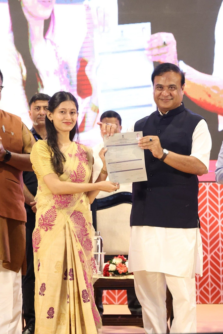 सीएम हिमंता ने निजुत मोइना योजना को बाल विवाह और स्कूल छोड़ने की समस्या से निपटने से जोड़ा सीएम हिमंता ने निजुत मोइना योजना को बाल विवाह और स्कूल छोड़ने की समस्या से निपटने से जोड़ा