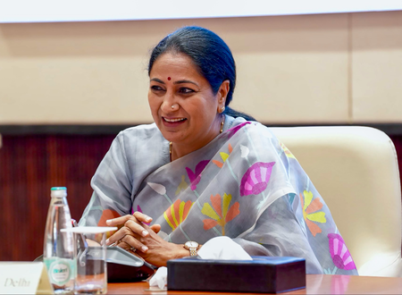 दुर्गा ई-ऑटो योजना से महिलाओं और ट्रांसजेंडर्स को मिलेगा सम्मानजनक रोजगार रेखा गुप्ता दुर्गा ई-ऑटो योजना से महिलाओं और ट्रांसजेंडर्स को मिलेगा सम्मानजनक रोजगार रेखा गुप्ता