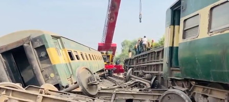 पाकिस्तान के मुल्तान में रेल हादसा, 6 की मौत और कई घायल