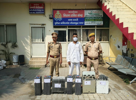 मोबाइल टावरों से उपकरण चोरी करने वाला आरोपी गिरफ्तार, 20 लाख रुपए का सामान बरामद मोबाइल टावरों से उपकरण चोरी करने वाला आरोपी गिरफ्तार, 20 लाख रुपए का सामान बरामद