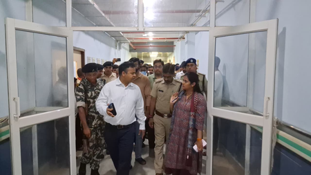 बिहार गोपालगंज में गैस सिलेंडर ब्लास्ट से भीषण आग, 20 लोग झुलसे, पांच की हालत नाजुक बिहार गोपालगंज में गैस सिलेंडर ब्लास्ट से भीषण आग, 20 लोग झुलसे, पांच की हालत नाजुक