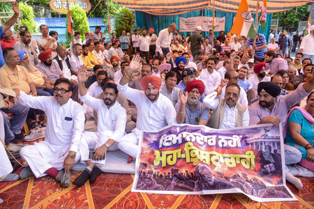 एंटी ड्रग एक्टिविस्ट की हत्या के बाद पंजाब में बंद का आह्वान एंटी ड्रग एक्टिविस्ट की हत्या के बाद पंजाब में बंद का आह्वान