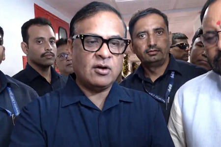 नेहा बोरा-प्रशांत भूषण के सत्ता परिवर्तन बयान पर एनडीए का हमला, हिमंता बोले- विपक्ष के पास कोई विजन नहीं नेहा बोरा-प्रशांत भूषण के सत्ता परिवर्तन बयान पर एनडीए का हमला, हिमंता बोले- विपक्ष के पास कोई विजन नहीं