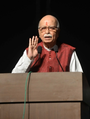 भाजपा के वरिष्ठ नेता लाल कृष्ण आडवाणी को अपोलो अस्पताल में एडमिट कराया गया