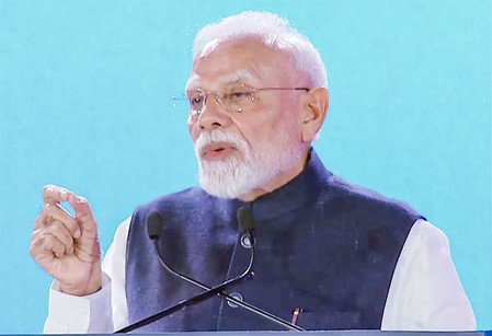 कोलकाता पंडाल भगदड़ में 17 लोगों की मौत, प्रधानमंत्री ने किया मुआवजे का ऐलान कोलकाता पंडाल भगदड़ में 17 लोगों की मौत, प्रधानमंत्री ने किया मुआवजे का ऐलान