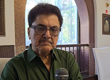 टाइगर श्रॉफ पर हमले के बाद भड़के अशोक पंडित बोले- इंडस्ट्री में डर का माहौल, आम आदमी भी असुरक्षित