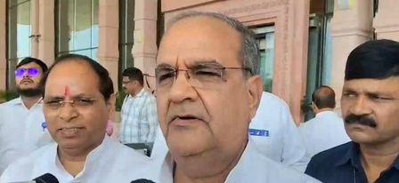 संविधान को सबसे ज्यादा तोड़ने वाले यही लोग, संविधान दिवस पर सपा के मेनिफेस्टो पर बोले मंत्री भूपेंद्र चौधरी संविधान को सबसे ज्यादा तोड़ने वाले यही लोग, संविधान दिवस पर सपा के मेनिफेस्टो पर बोले मंत्री भूपेंद्र चौधरी