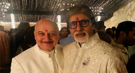 अनुपम खेर ने अमिताभ बच्चन के साथ वीडियो साझा कर पुरानी यादें ताजा की अनुपम खेर ने अमिताभ बच्चन के साथ वीडियो साझा कर पुरानी यादें ताजा की