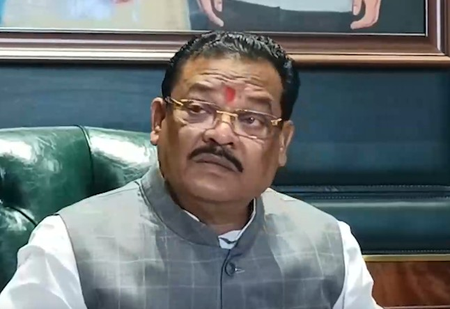 फिल्म अभिनेता टाइगर श्रॉफ पर फायरिंग, मुंबई की सुरक्षा को लेकर नेताओं ने दी मिली-जुली प्रतिक्रिया फिल्म अभिनेता टाइगर श्रॉफ पर फायरिंग, मुंबई की सुरक्षा को लेकर नेताओं ने दी मिली-जुली प्रतिक्रिया