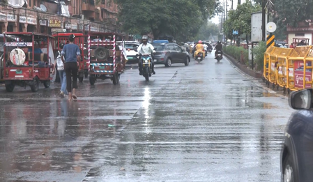 पश्चिमी विक्षोभ से राजस्थान में बदला मौसम का मिजाज, बारिश-ओलावृष्टि से बढ़ी ठंड पश्चिमी विक्षोभ से राजस्थान में बदला मौसम का मिजाज, बारिश-ओलावृष्टि से बढ़ी ठंड