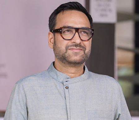कोलकाता में पंकज त्रिपाठी ने परिवार के साथ मनाई दुर्गाष्टमी और दशहरा, बोले- यहां शहर की आत्मा महसूस होती है कोलकाता में पंकज त्रिपाठी ने परिवार के साथ मनाई दुर्गाष्टमी और दशहरा, बोले- यहां शहर की आत्मा महसूस होती है