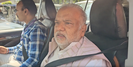 पटना मेदांता अस्पताल में भर्ती नीरज कुमार से मिलने पहुंचे श्रवण कुमार, अनंत सिंह के बयान पर दिया जवाब पटना मेदांता अस्पताल में भर्ती नीरज कुमार से मिलने पहुंचे श्रवण कुमार, अनंत सिंह के बयान पर दिया जवाब