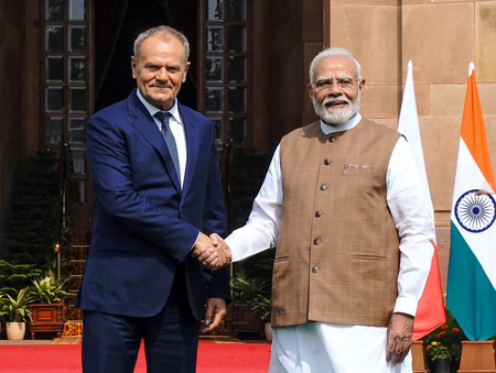 हैदराबाद हाउस में प्रधानमंत्री मोदी से मिले पोलैंड के पीएम डोनाल्ड टस्क हैदराबाद हाउस में प्रधानमंत्री मोदी से मिले पोलैंड के पीएम डोनाल्ड टस्क