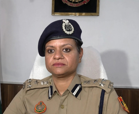दिल्ली में ग्रैप-1 को लेकर ट्रैफिक पुलिस करेगी सख्ती, पीयूसीसी और पुरानी गाड़ियों पर रहेगी नजर दिल्ली में ग्रैप-1 को लेकर ट्रैफिक पुलिस करेगी सख्ती, पीयूसीसी और पुरानी गाड़ियों पर रहेगी नजर