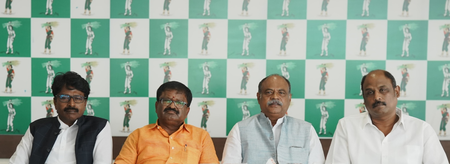 मैसूरु दशहरा में मंत्रियों के अपमान पर जेडी(एस) का निशाना, प्रियंक खड़गे से इस्तीफे की मांग मैसूरु दशहरा में मंत्रियों के अपमान पर जेडी(एस) का निशाना, प्रियंक खड़गे से इस्तीफे की मांग