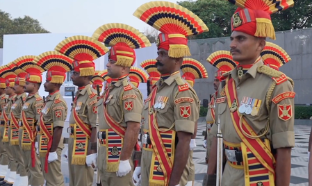 बीएसएफ ने राष्ट्रीय पुलिस स्मारक पर अमर प्रहरियों को दी भावभीनी श्रद्धांजलि बीएसएफ ने राष्ट्रीय पुलिस स्मारक पर अमर प्रहरियों को दी भावभीनी श्रद्धांजलि